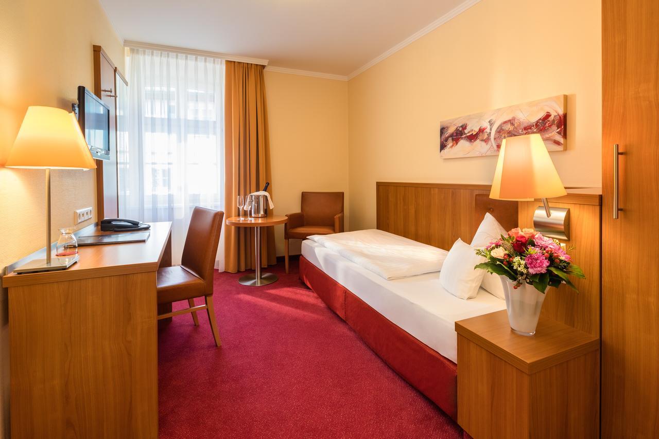 Hotel Vis A Vis Lindau  Bagian luar foto