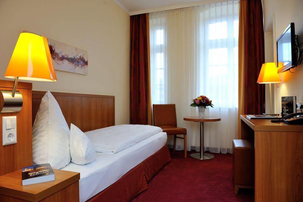 Hotel Vis A Vis Lindau  Bagian luar foto