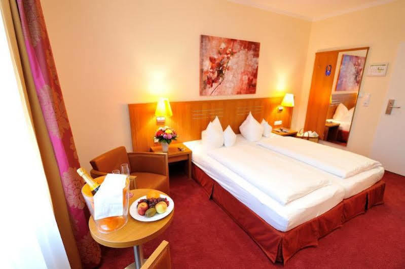 Hotel Vis A Vis Lindau  Bagian luar foto