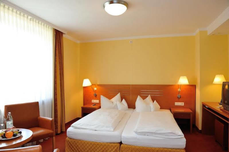 Hotel Vis A Vis Lindau  Bagian luar foto