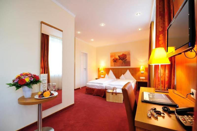 Hotel Vis A Vis Lindau  Bagian luar foto